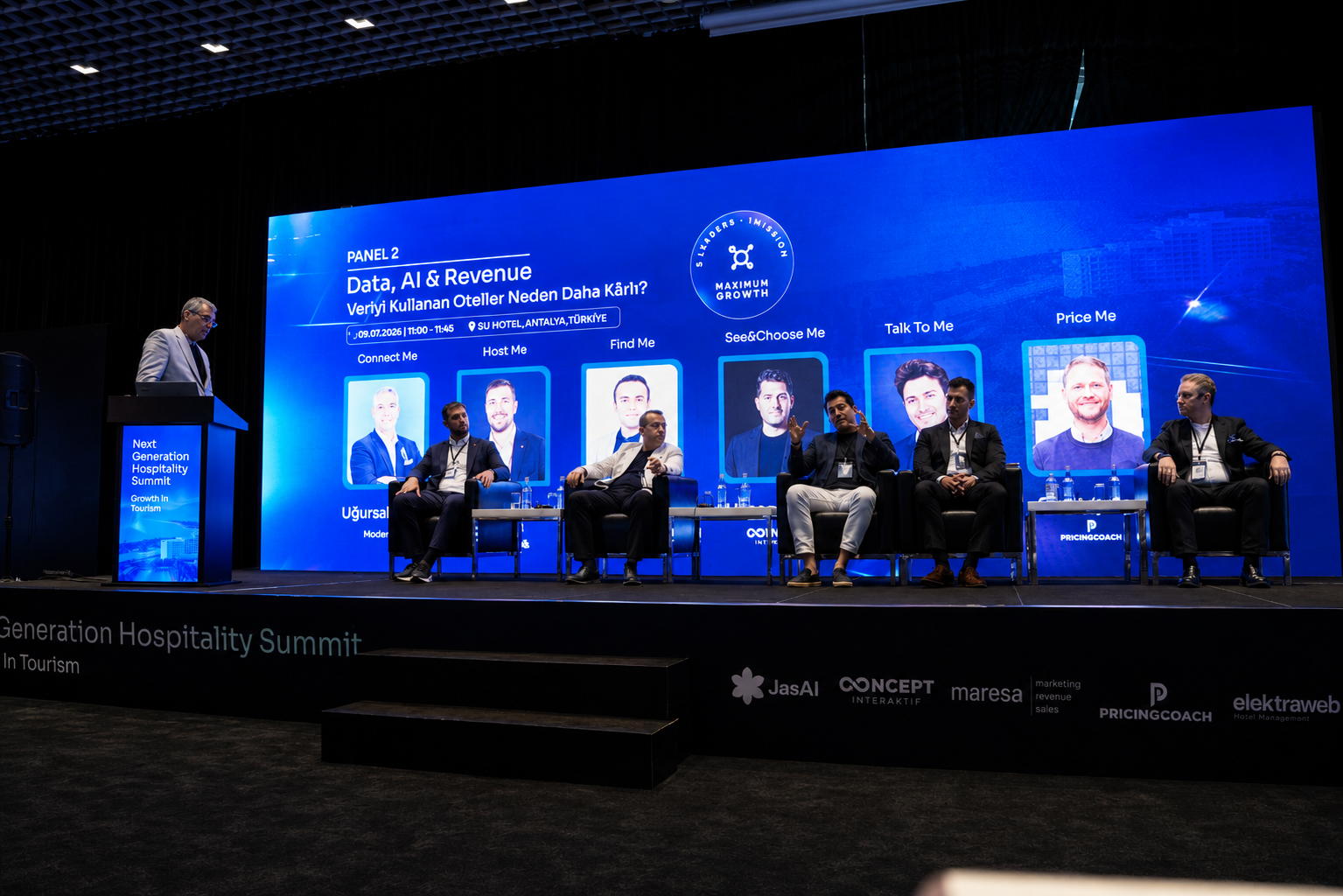 Panel 2 · Data, AI & Revenue oturumu